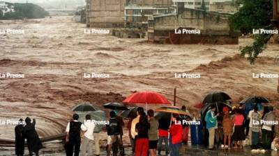 El poderoso huracán Mith impactó Honduras hace 20 años. El ciclón categoría 5 dejó 5,677 muertos en el país y 9,086 muertos en Centroamérica, México y Estados Unidos.