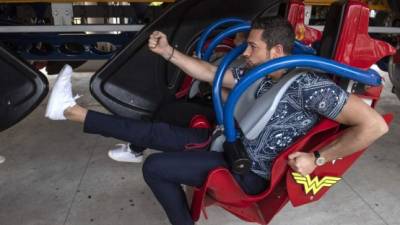 El actor Zachary Levi mientras participa en un encuentro con seguidores de la película '¡Shazam!', en Ciudad de México (México). EFE/