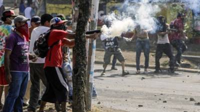 Se han registrado numerosos choques violentos entre manifestantes y fuerzas del orden en varias ciudades del país. AFP