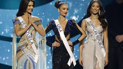 Las finalistas Miss Venezuela Amanda Dudamel, Miss USA R'bonney Gabriel y República Dominicana, Andreína Martínez.