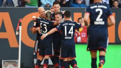 Jugadores del Bayern Múnich celebrando el gol de Arjen Robben. Foto AFP