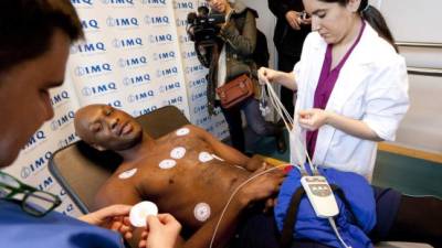 Fotografía de archivo tomada el 20 de febrero de 2014 que muestra al jugador estadounidense de la NBA Lamar Odom durante un examen médico en Bilbao (España).