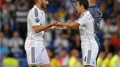 La lesión de Benzema abre las puertas al 'Chicharito' Hernández para ser titular contra el Málaga.