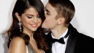 Selena Gómez y Justin Bieber lucían muy enamorados.