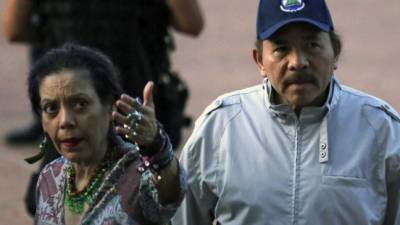El presidente de Nicaragua, Daniel Ortega y su esposa, la vicepresidenta de Nicaragua, Rosario Murillo. Foto: AFP