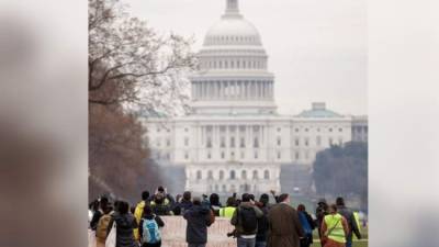 Un grupo de 'soñadores' (jóvenes indocumentados beneficiados por la Acción Diferida conocida como DACA) en Washington. EFE/Archivo