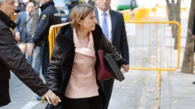 La presidenta del Parlamento, Carme Forcadell, a su llegada al Tribunal Supremo. // Foto EFE.