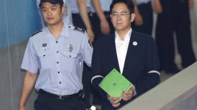 Lee Jae-yong llega a la corte de Seúl para su juicio.