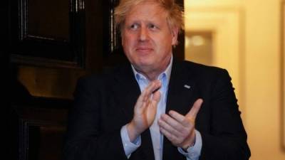 La última aparición pública de Johnson fue la semana pasada en su residencia de Downing Street cuando salió a la puerta a aplaudirle a los médicos británicos./AFP.