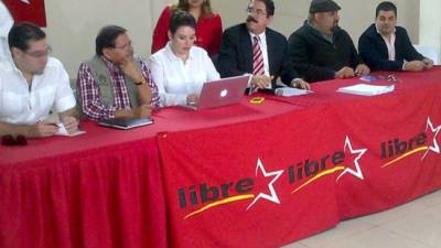 Zelaya criticó las acciones de Juan Orlando Hernández por la disminución del presupuesto a sectores sociales y educación.