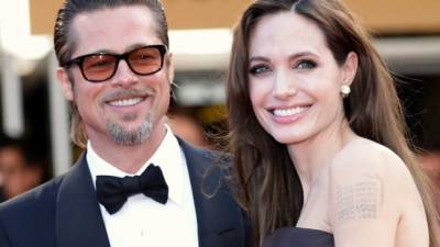 CANNES, FRANCE - MAY 16: Angelina Jolie (R) and Brad Pitt attend 'The Tree Of Life' premiere during the 64th Annual Cannes Film Festival at Palais des Festivals on May 16, 2011 in Cannes, France. (Photo by Andreas Rentz/Getty Images)