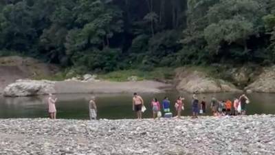 Los bañistas ceibeños fueron expulsados por los extranjeros del balneario Playa de Venado en el río Cangrejal.