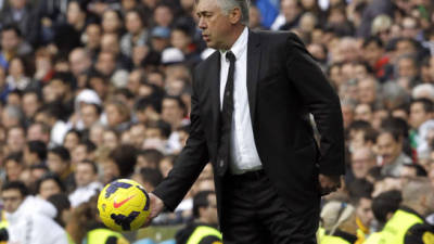 Carlo Ancelotti durante el partido ante la Real Sociedad.