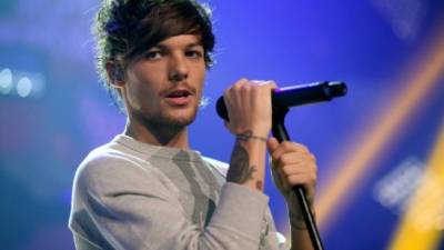 El cantante Louis Tomlinson tendrá un hijo con Briana Jungwirth.