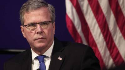 Jeb Bush habla perfecto español y está casado con una mexicana.