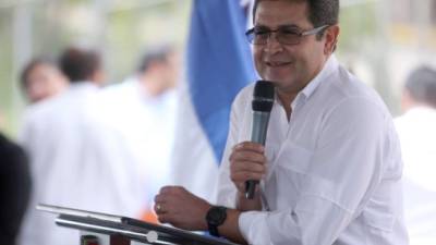El presidente de Honduras, Juan Orlando Hernández, anunció hoy que acepta la candidatura por el Partido Nacional para la reelección presidencial.