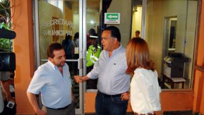 Ayer, el alcalde Armando Calidonio supervisó las oficinas que están en el palacio municipal.