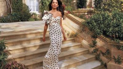 Amal Alamuddin Clooney luce hermosa y elegante en la nueva edición de Vogue.