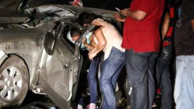El fatal accidente donde murieron tres personas ocurrió en el puente a desnivel del municipio de Pimienta, Cortés.