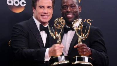 John Travolta y Sterling K. Brown ganadores por la miniserie de sobre el caso de O. J. Simpson.