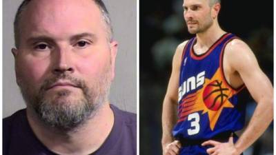 Rex Chapman es acusado de robar en tiendas Apple.