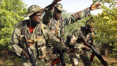 Soldados malienses, en un centro de instrucción de Koulikoro, a 60 kilómetros de Bamako. EFE/Archivo