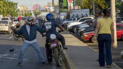 El estallido de violencia en Nicaragua ha aumentado de tono ante las masivas manifestaciones contra las reformas impuestas por Ortega./ EFE.