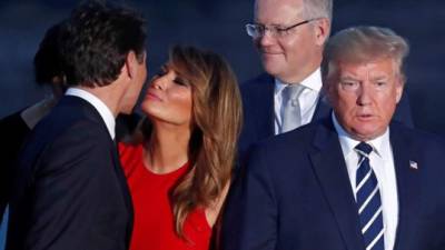 Melania Trump se convirtió en la protagonista de la cena de gala de la cumbre del G7 en Francia luego de que se viralizara su cariñoso saludo al primer ministro canadiense, Justin Trudeau, frente a su esposo, Donald Trump.