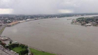 Las autoridades de Luisiana temen que el río Misisipi se desborde y sobrepase los diques, como ocurrió durante el huracán Katrina./Twitter.