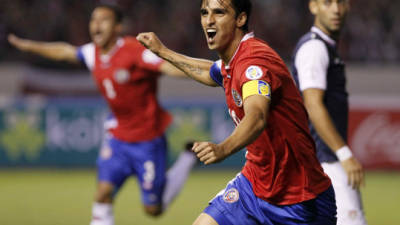 Bryan Ruiz dejó entrever que Costa Rica no le regalará nada a Honduras.