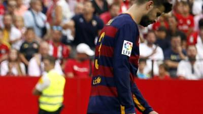 Gerard Piqué se perdió una clara oportunidad ante el Sevilla. Foto EFE