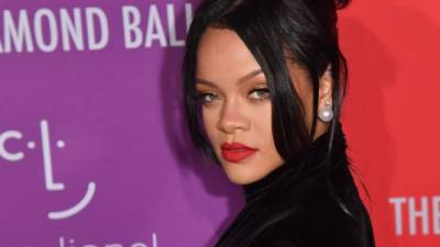 Rihanna se recupera tras sufrir accidente en una patineta.