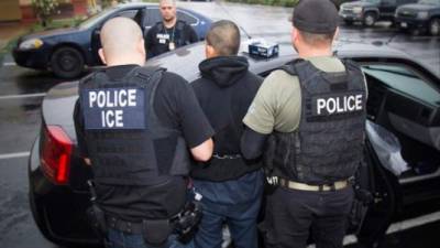 El ICE ha incrementado las redadas en los lugares de trabajo arrestando a cientos de inmigrantes en los últimos meses.