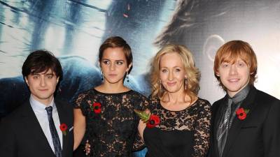Daniel Radcliffe, Emma Watson, J. K. Rowling y Rupert Grint.