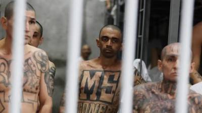 Vista de las pandillas en una cárcel de El Salvador.