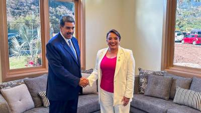 La imagen de Xiomara Castro y NIcolás Maduro.