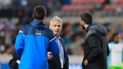 Reinaldo Rueda salió molesto tras el empate 1-1 de Honduras ante El Salvador.