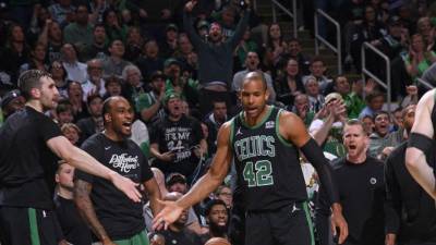 Los Boston Celtics machacaron el miércoles a los Miami Heat por 118-84.
