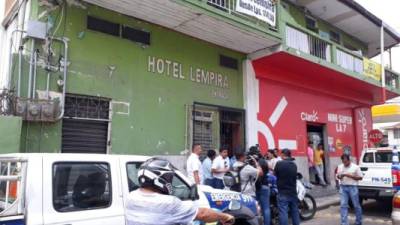 Entrada del Hotel Lempira en San Pedro Sula, lugar en donde ocurrió el homicidio del administrador del negocio.