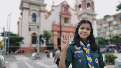 En boy scouts apoyan a los niños para convertirlos en líderes y con conocimientos de campamento.