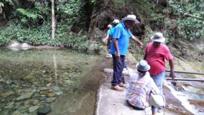 Los dirigentes del agua ven con preocupación como las represas se quedan sin caudal.