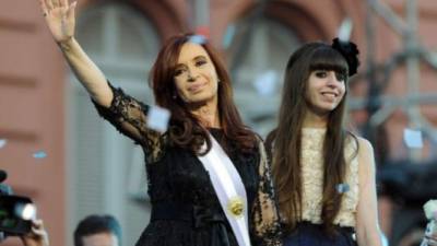 La expresidenta argentina Cristina y su hija Florencia Kirchner.