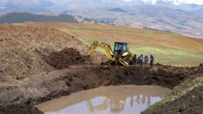 Con cosechadoras de agua combaten la sequía.