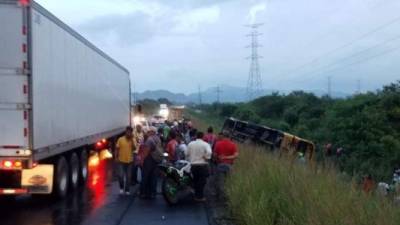 Al parecer el conductor perdió el control de la unidad.