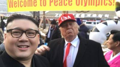 Los imitadores de Kim Jong Un y Trump. Foto. Twitter