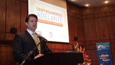 Alejandro Rodríguez, vicepresidente del BCIE, durante su participación en el evento inaugural.