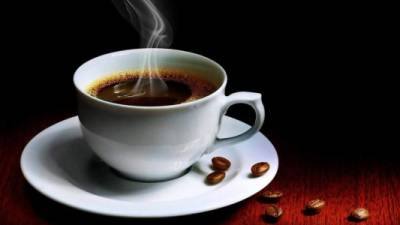 Tomar café ayuda a prevenir el cáncer de piel y le ayuda a mantenerse alerta.