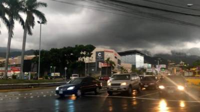 Se esperan lluvias a partir de esta noche por una vaguada, la onda tropical ingresará la madrugada del jueves.