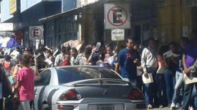 Caos en San Pedro Sula para sacar una hoja de antecedentes policiales.