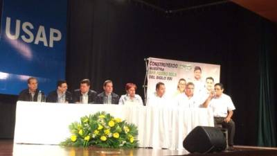 Autoridades de la Usap y de Siglo 21 en el lanzamiento del convenio.